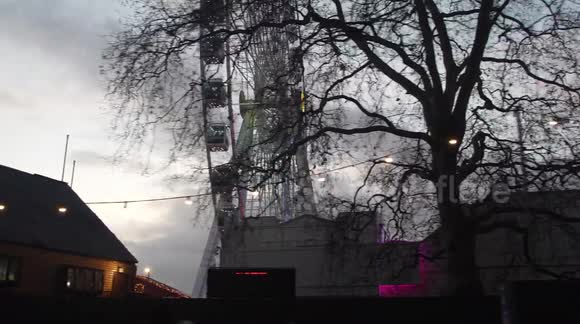 'SANTA CRUISE' SURFS PAST WINTER WONDERLAND