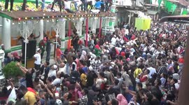 the joy of thousands of padang residents following the tradition of sowing sugar after the covid-19 pandemic