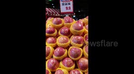 Christmas Eve Apple Turned Into Christmas Fruit In Yichang, China