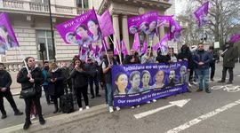 Kurdish Protestors standing in front of the French embassy