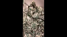 Fascinating ASMR step-by-step process of washing cash tips racks up over 19.1 million views