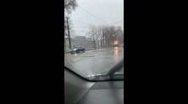 Ice on the roads of Ukraine in the video you can see how public utilities just go instead of sprinkling the road