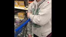 Girl gets into funny back-and-forth with mom after getting her arm stuck in grocery cart