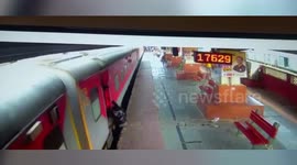 RPF cop saves life of passenger who slipped while boarding moving train in western India