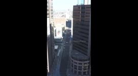 A man free climbs Phoenix's Chase Tower without safety equipment
