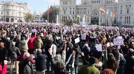 Cientos de miles de personas desbordan las calles de Madrid, España para defender la Sanidad pública