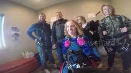 Inspirational disabled overcomes her fear of heights by going sky diving