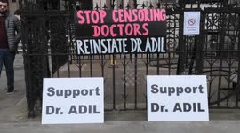 Doctor who was suspended for saying COVID-19 was hoax appears in court, accompanied by Kay Allison Shemirani