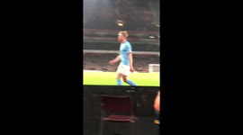 Arsenal fans hurl bottles at Belgian footballer Kevin de Bruyne as he is subbed off