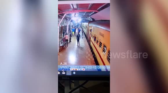 Alert Cop Saves Life Of Man Who Slipped And Fell While Boarding Moving