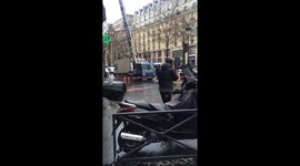 Police set up cordon near Paris shooting