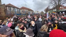 Pro LGBT Protesters surround Honor Oak Pub to stop Far Right from interfering another drag story time