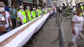 Osasco celebrates 61 years with a giant hot dog on a popular sidewalk in Brazil