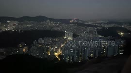 A view of the dawn from the top of a mountain that went up at dawn in Korea.