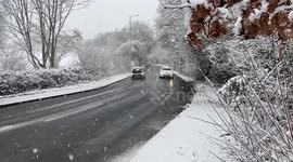 South of England wakes up to snow as cold snap begins to sweep the UK