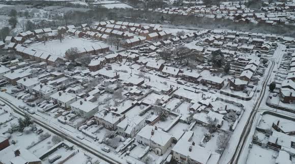 Police issue 'do not travel' warning as heavy snow continues to fall on North Yorkshire