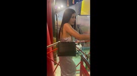 'Marilyn Monroe 2022' - Woman goes viral after high-pressure air blows her dress