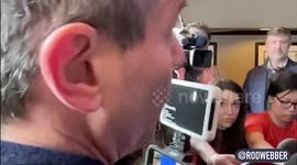 At a press gaggle, Mike Pence gives his support to Ukraine