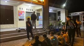 War of Sarongs: Police Find Modified Sarongs and Sharp Weapons in the Hands of Teenagers