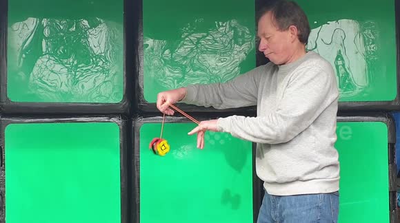 Here's what happens when you combine a Rubik's Cube with a yo-yo