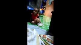 Sleeping while eating, really? Take a look at these child hahaha