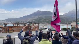 Protesters put up middle finger as Macron arrives to Savines-le-Lac, France