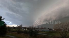 Large Shelf Cloud Observed in Illinois