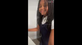 'The music was so loud but my fart was louder!' - Funny girl tells sister about her eventful day at school