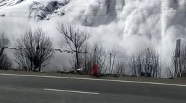 Must see: Terrifying footage captures moment avalanche rocks restaurant in northern India