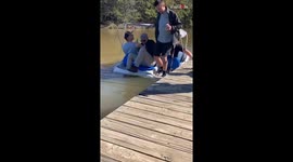 *Titanic low cost version* Boat sinks when drunk friends hit the weight limit