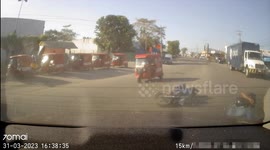 Accident: Motorcyclist Knocked Off His Bike After Getting To Close To a Turning Vehicle