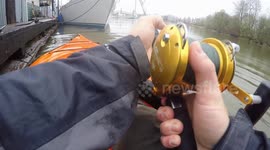 Catching an 8' sturgeon in a 10' kayak!