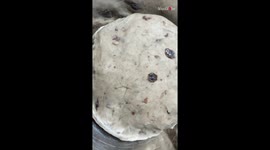 Aussie woman does Easter full justice by making a won-dough-rful 'Hot Cross Bun Loaf'