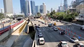 Cars stop in middle of road to observe moment of silence on Israel's Holocaust Remembrance Day
