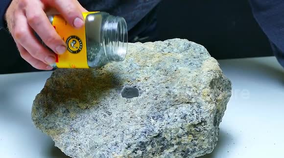 All actions are performed by professionals Experiment : GUNPOWDER INSIDE ROCK(200 grams) In this video we show you what happened inside rock with 200 grams gunpowder with powerfull explosion!