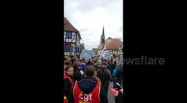 France: President Macron Visits Muttersholtz, Protesters Welcome With Pots And Pans