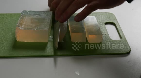 YouTuber shows how to make aloe vera soap that soothes the skin