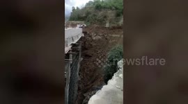 Massive landslide crashes down on Indian highway leaving 300 vehicles stranded
