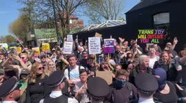 Honor Oak pub drag story time