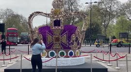 There's now a giant crown at London's Marble Arch to commemorate Charles' coronation