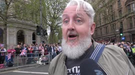 Anti-royal protester jeered by royal fans on Coronation morning in London