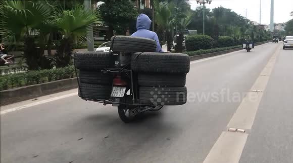 Compilation shows how motorcyclists in Vietnam overload their vehicles to the extreme