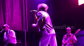 Show de la banda británica ¨Sports Team¨ en las fiestas de San Isidro en Matadero de Madrid, España escenario Mad Cool