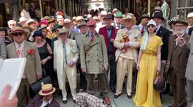 Posh London: Most 'dandified' walk of lifetime takes place in UK capital