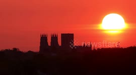 Timelapse captures stunning sunrise behind one of Yorkshire's famous landmarks