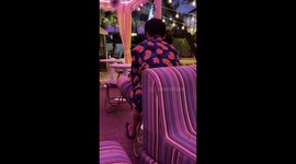 Iridescent Shirt Appears to Change Colors With the Light