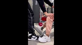 MEET THE AMAZING WOMAN who despite having no arms and only one leg is still killing it in the gym by succeeding in her 42 kilogram single leg press.