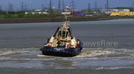 Spinning like a record tugboat Svitzer London demonstrate the incredible agility and manoeuvrability of Svitzer’s tug fleet on the River Thames near Gravesend in Kent.