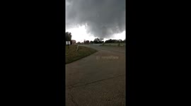 Indiana's terrifying encounter: Door Dasher captures heart-stopping tornado on video