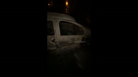 Carcasse de voiture après les incidents et après les incendies